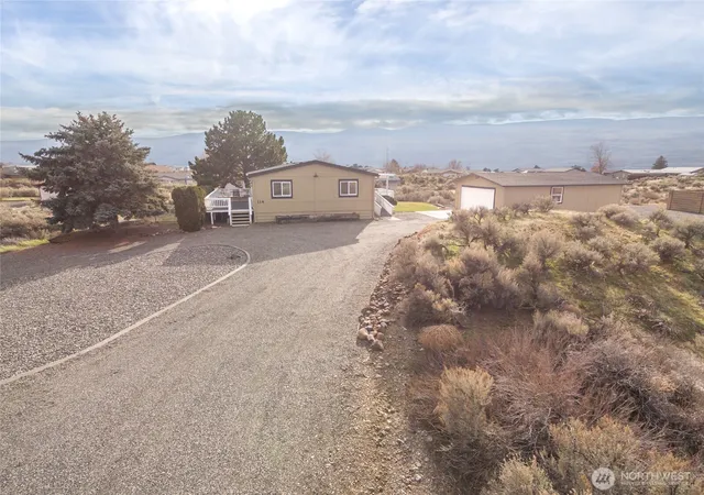 Photo 2 of Manufactured home for sale at 114 Yucca Pl Sw #482483, Mattawa, WA 99349 | MLS# NWM2471367 | Listing updated on 2026-09-17