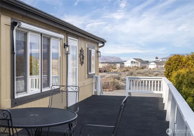 Photo 3 of Manufactured home for sale at 114 Yucca Pl SW #482483, Mattawa, WA 99349 | MLS# NWM2471367 | Listing updated on 2026-09-17