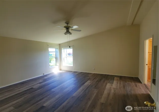 Photo 3 of Manufactured home for sale at 526 Monterey Dr, East Wenatchee, WA 98802 | MLS# NWM2471584 | Listing updated on 2026-09-22