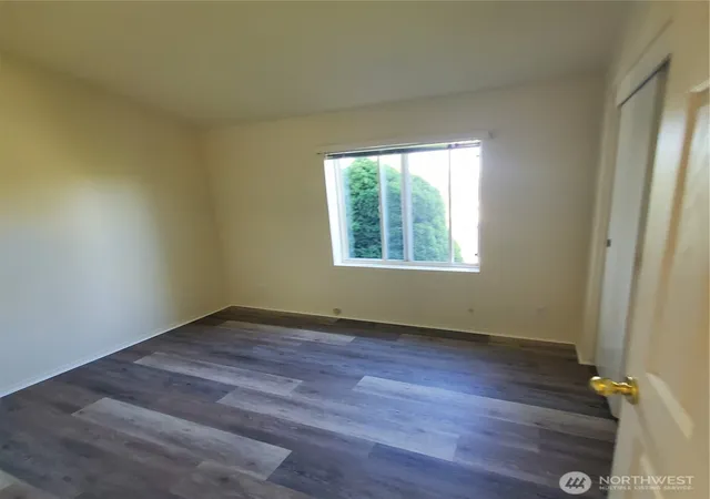 Photo 3 of Manufactured home for sale at 526 Monterey Dr, East Wenatchee, WA 98802 | MLS# NWM2471584 | Listing updated on 2026-09-22