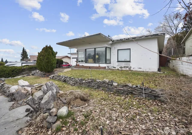 Photo 1 of Single family home for sale at 321 Maringo Rd, Ephrata, WA 98823 | MLS# NWM2471885 | Listing updated on 2026-09-17