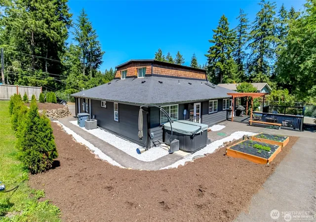 Photo 2 of Single family home for sale at 7218 35th Street Nw, Gig Harbor, WA 98335 | MLS# NWM2471922 | Listing updated on 2026-09-24