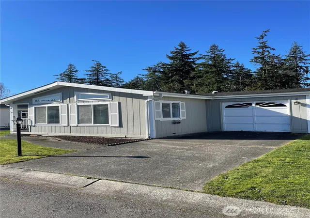 Photo 2 of Manufactured home for sale at 2610 E Section St #16, Mount Vernon, WA 98274 | MLS# NWM2472253 | Listing updated on 2026-09-17
