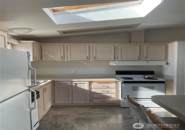 Photo 3 of Manufactured home for sale at 2610 E Section St #16, Mount Vernon, WA 98274 | MLS# NWM2472253 | Listing updated on 2026-09-17