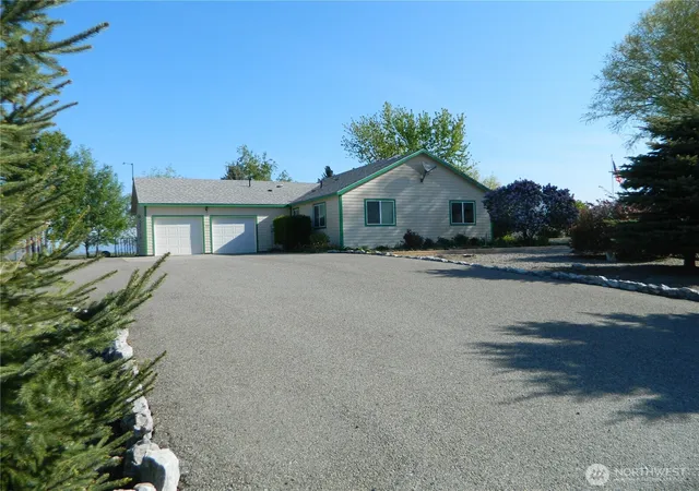 Photo 2 of Single family home for sale at 23 Valley View Dr, Tonasket, WA 98855 | MLS# NWM2472587 | Listing updated on 2026-09-29