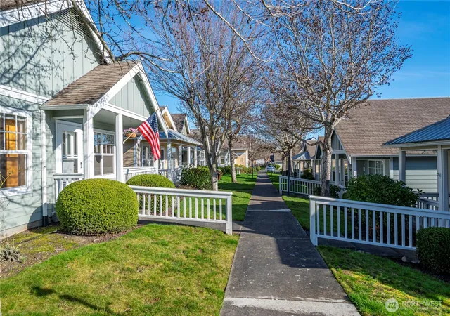 Photo 3 of Condo for sale at 161 W Whidbey Ave #21, Oak Harbor, WA 98277 | MLS# NWM2472776 | Listing updated on 2026-09-29