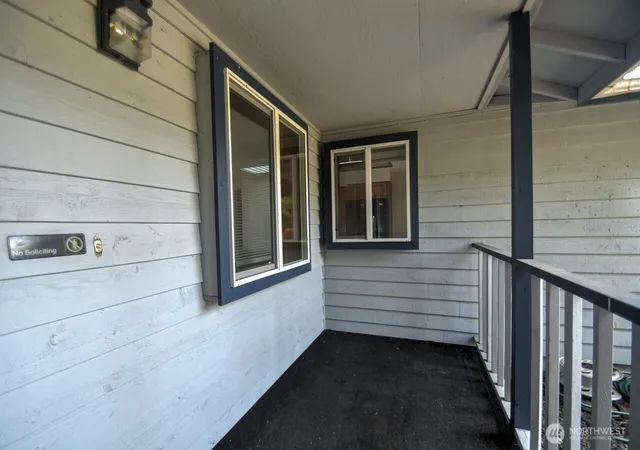 Photo 2 of Single family home for sale at 427 Sawmill Ct Se, Olympia, WA 98513 | MLS# NWM2472802 | Listing updated on 2026-09-17