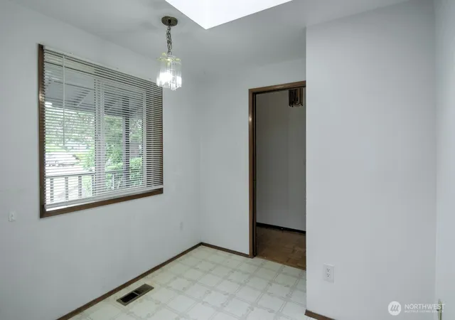 Photo 3 of Single family home for sale at 427 Sawmill Ct Se, Olympia, WA 98513 | MLS# NWM2472802 | Listing updated on 2026-09-17
