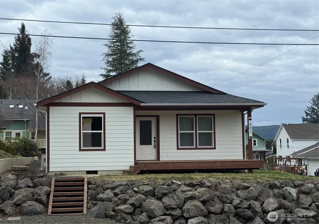 Photo 1 of Single family home for sale at 403 A St, South Bend, WA 98586 | MLS# NWM2473134 | Listing updated on 2026-09-17
