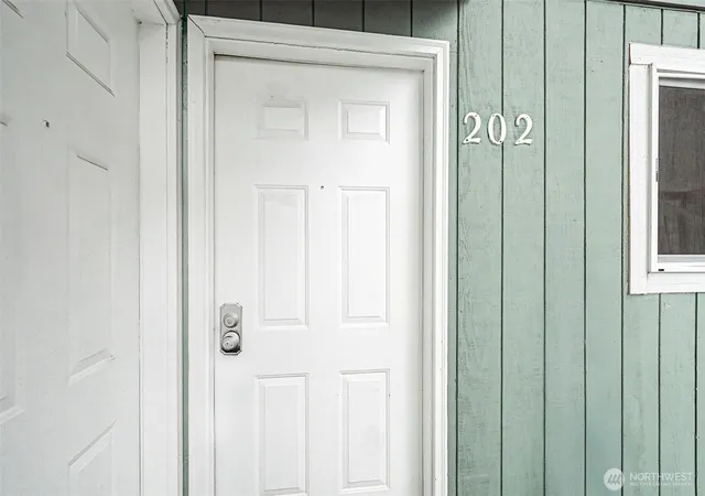 Photo 2 of Condo for sale at 3322 I St #F202, Auburn, WA 98002 | MLS# NWM2473272 | Listing updated on 2026-09-21