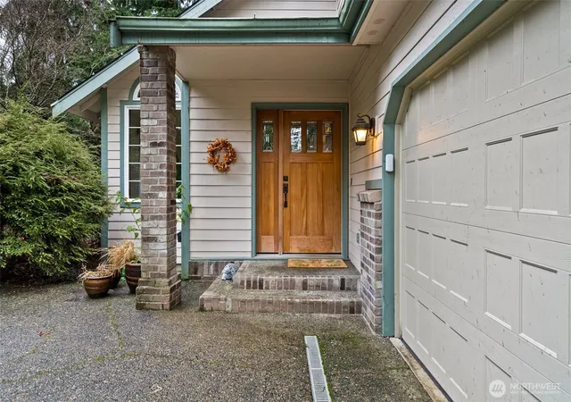 Photo 2 of Single family home for sale at 710 Z St Se, Tumwater, WA 98501 | MLS# NWM2473335 | Listing updated on 2026-09-23