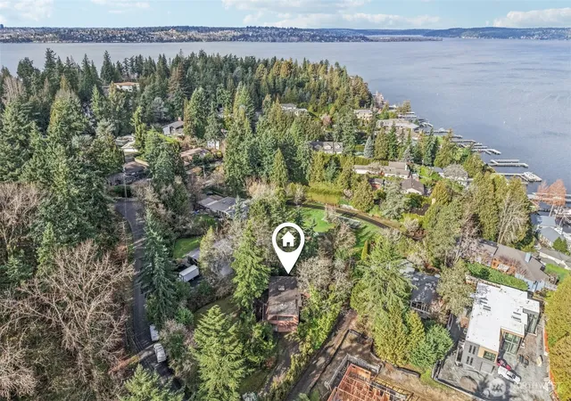 Photo 1 of Single family home for sale at 7832 Ne 32nd Street, Medina, WA 98039 | MLS# NWM2474637 | Listing updated on 2026-09-17