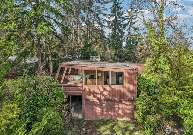 Photo 3 of Single family home for sale at 7832 Ne 32nd Street, Medina, WA 98039 | MLS# NWM2474637 | Listing updated on 2026-09-17