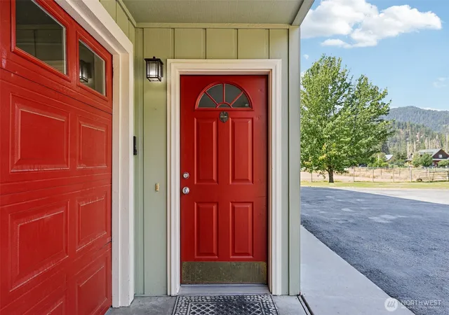 Photo 3 of Single family home for sale at 18527 Hazel St, Leavenworth, WA 98826 | MLS# NWM2474839 | Listing updated on 2026-09-28
