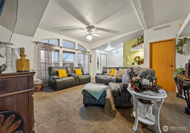 Photo 3 of Manufactured home for sale at 2211 W Sielaff Ln, Othello, WA 99344 | MLS# NWM2474956 | Listing updated on 2026-09-17