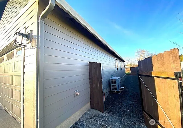Photo 2 of Single family home for sale at 520 Rainbow Way, Kelso, WA 98626 | MLS# NWM2475186 | Listing updated on 2026-09-17