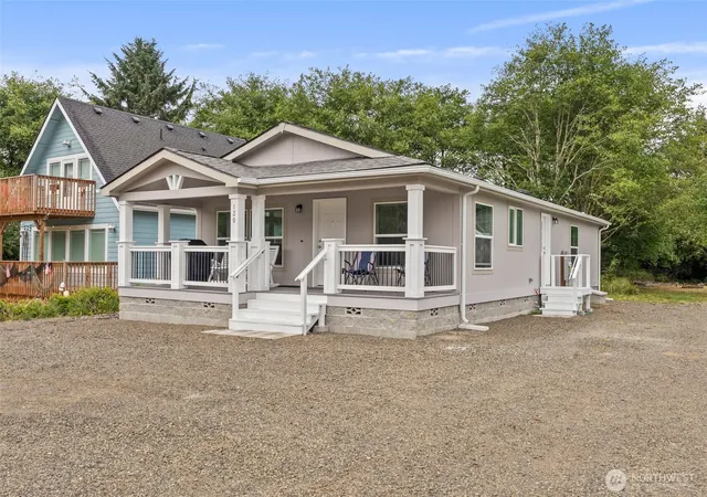 Photo 3 of Manufactured home for sale at 130 Pacific Blvd Nw, Ocean Shores, WA 98569 | MLS# NWM2475202 | Listing updated on 2026-09-17