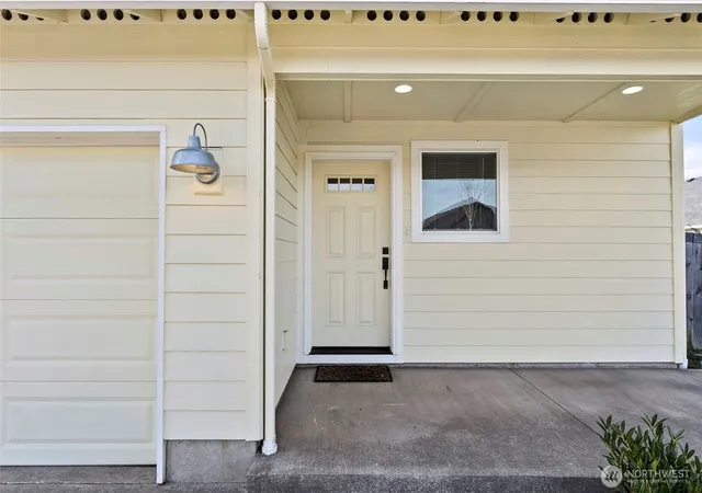 Photo 4 of Single family home for sale at 405 Cardinal Ave, Winlock, WA 98596 | MLS# NWM2475242 | Listing updated on 2026-09-17