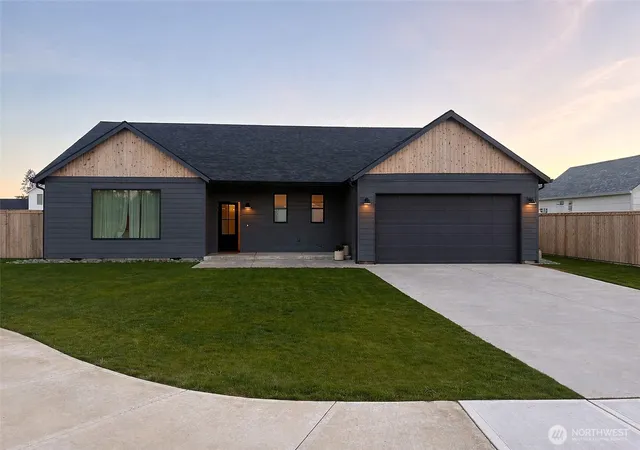 Photo 2 of Single family home for sale at 636 Prominence St, Winlock, WA 98596 | MLS# NWM2475287 | Listing updated on 2026-09-17