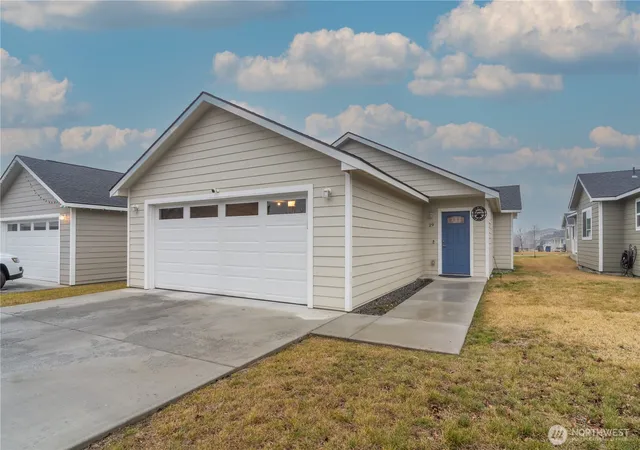 Photo 1 of Single family home for sale at 123 E 9th Avenue #29, Moses Lake, WA 98837 | MLS# NWM2475510 | Listing updated on 2026-09-17