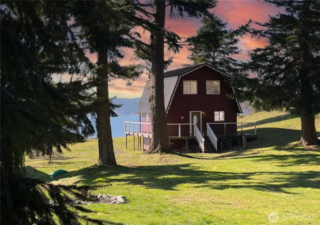 Photo 2 of Single family home for sale at 46 G Mukilteo Way, Everett, WA 98201 | MLS# NWM2475618 | Listing updated on 2026-09-17