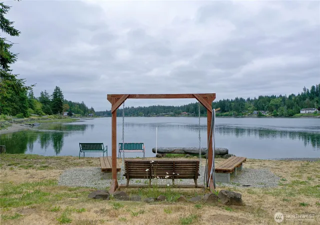Photo 3 of Single family home for sale at 481 E Leeds, Shelton, WA 98584 | MLS# NWM2475632 | Listing updated on 2026-09-17