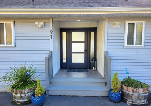 Photo 3 of Single family home for sale at 91 E Franjo Beach Dr, Shelton, WA 98584 | MLS# NWM2475766 | Listing updated on 2026-09-30