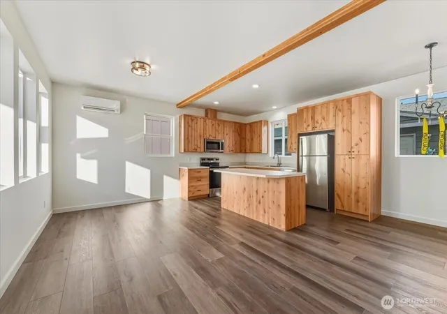 Photo 3 of Sale Pending at 415 E Okanogan Ave, Chelan, WA 98816 | MLS# NWM2475953 | Listing updated on 2026-09-25