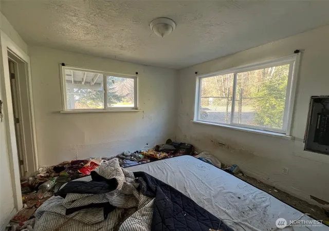Photo 3 of Single family home for sale at 2519 E Wishkah Blvd, Aberdeen, WA 98520 | MLS# NWM2476325 | Listing updated on 2026-09-17