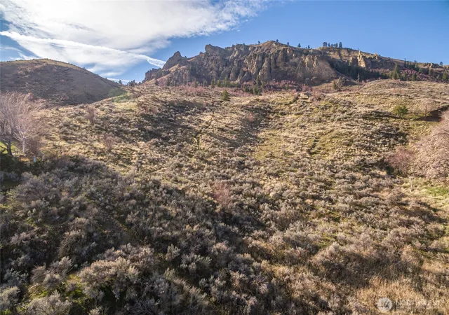Photo 2 of Land for sale at 0 Crawford St, Wenatchee, WA 98801 | MLS# NWM2476355 | Listing updated on 2026-09-17
