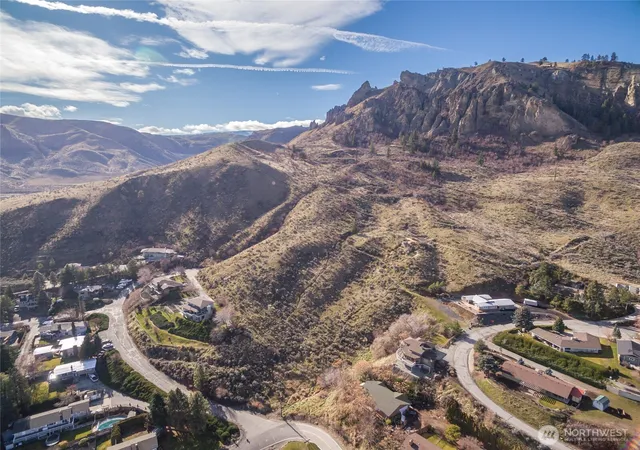 Photo 3 of Land for sale at 0 Crawford St, Wenatchee, WA 98801 | MLS# NWM2476355 | Listing updated on 2026-09-17