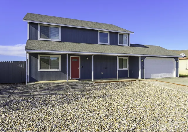 Photo 1 of Single family home for sale at 1516 S Husky Dr, Moses Lake, WA 98837 | MLS# NWM2476731 | Listing updated on 2026-09-17