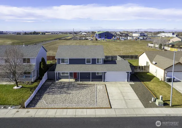 Photo 4 of Single family home for sale at 1516 S Husky Dr, Moses Lake, WA 98837 | MLS# NWM2476731 | Listing updated on 2026-09-17