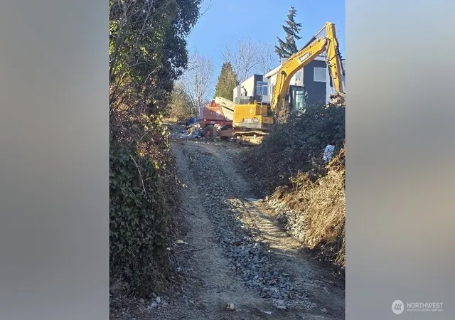 Photo 2 of Land for sale at 12149 Des Moines Memorial Dr S, Seattle, WA 98168 | MLS# NWM2476887 | Listing updated on 2026-09-17