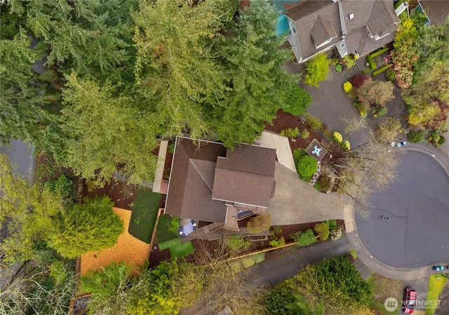 Photo 3 of Single family home for sale at 9420 Northeast 129th Pl, Kirkland, WA 98034 | MLS# NWM2476945 | Listing updated on 2026-09-17