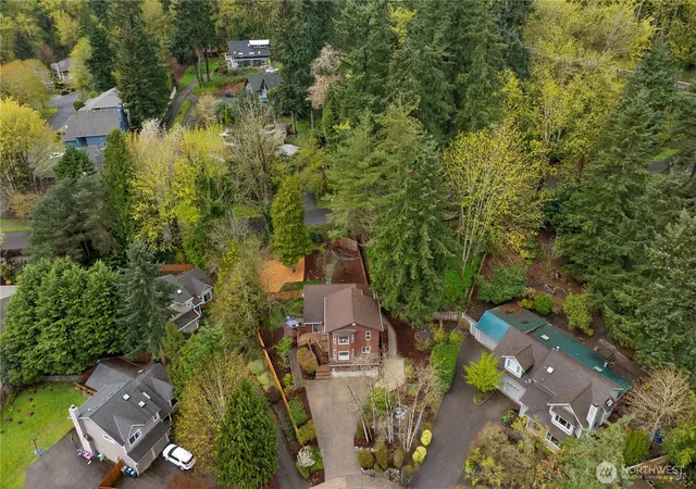 Photo 3 of Single family home for sale at 9420 Northeast 129th Pl, Kirkland, WA 98034 | MLS# NWM2476945 | Listing updated on 2026-09-17