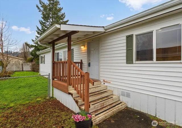 Photo 3 of Manufactured home for sale at 53 Heritage Blvd, Longview, WA 98632 | MLS# NWM2477052 | Listing updated on 2026-09-25