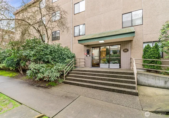 Photo 2 of Condo for sale at 505 W Roy St #304, Seattle, WA 98119 | MLS# NWM2477058 | Listing updated on 2026-09-17