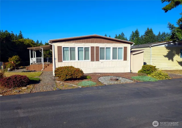 Photo 3 of Manufactured home for sale at 11622 Silver Lake Rd #47, Everett, WA 98208 | MLS# NWM2477417 | Listing updated on 2026-09-17