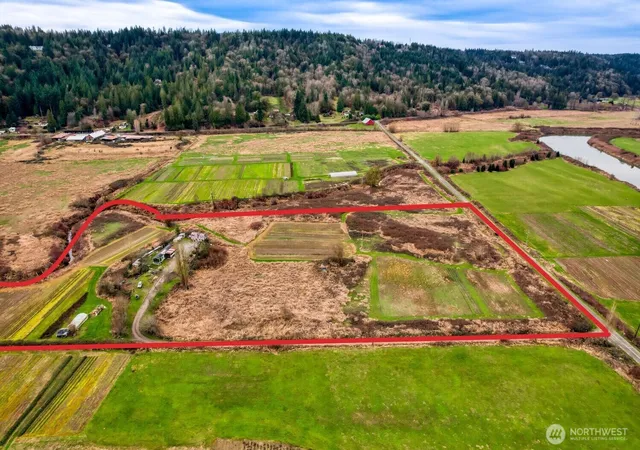 Photo 4 of Manufactured home for sale at 26929 NE 100th Street, Carnation, WA 98014 | MLS# NWM2477735 | Listing updated on 2026-09-17