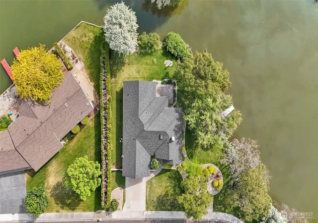 Photo 3 of Single family home for sale at 811 Laguna Dr, Moses Lake, WA 98837 | MLS# NWM2477750 | Listing updated on 2026-09-24