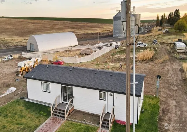 Photo 3 of Manufactured home for sale at 49 Hampton Rd, Hatton, WA 99344 | MLS# NWM2477966 | Listing updated on 2026-09-17