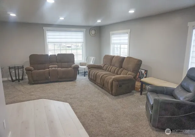 Photo 3 of Manufactured home for sale at 49 Hampton Rd, Hatton, WA 99344 | MLS# NWM2477966 | Listing updated on 2026-09-17
