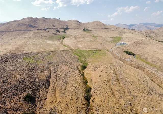Photo 2 of Land for sale at 0 Curly Horse Dr, Pateros, WA 98846 | MLS# NWM2478018 | Listing updated on 2026-09-17