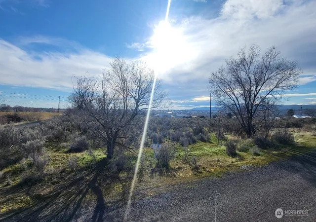 Photo 4 of Land for sale at 0 080767000, Soap Lake, WA 98851 | MLS# NWM2478106 | Listing updated on 2026-09-17