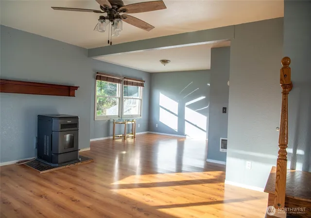 Photo 3 of Sale Pending at 6720 Central Park Dr, Aberdeen, WA 98520 | MLS# NWM2478135 | Listing updated on 2026-09-25