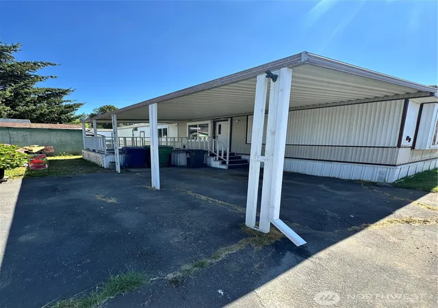 Photo 3 of Manufactured home for sale at 16600 25th Avenue NE #83, Marysville, WA 98271 | MLS# NWM2478140 | Listing updated on 2026-09-24