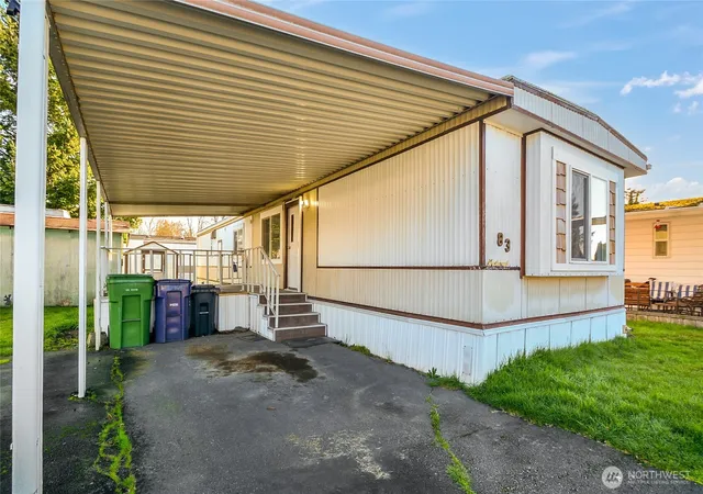Photo 4 of Manufactured home for sale at 16600 25th Avenue NE #83, Marysville, WA 98271 | MLS# NWM2478140 | Listing updated on 2026-09-24