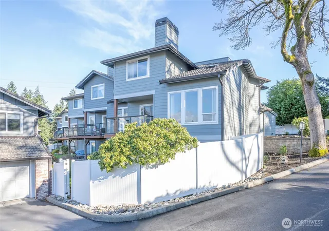 Photo 2 of Townhouse for sale at 7326 Steilacoom Blvd Sw #D3, Lakewood, WA 98499 | MLS# NWM2478701 | Listing updated on 2026-09-17