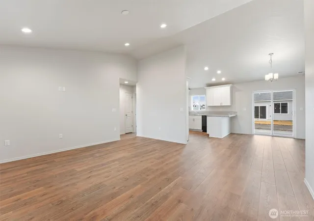 Photo 3 of Single family home for sale at 923 La Vista Dr, Warden, WA 98857 | MLS# NWM2478705 | Listing updated on 2026-09-17